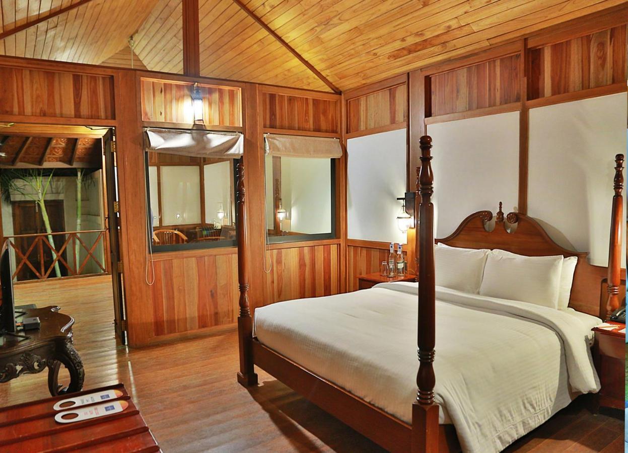 Estuary Sarovar Premiere Poovar Island Экстерьер фото