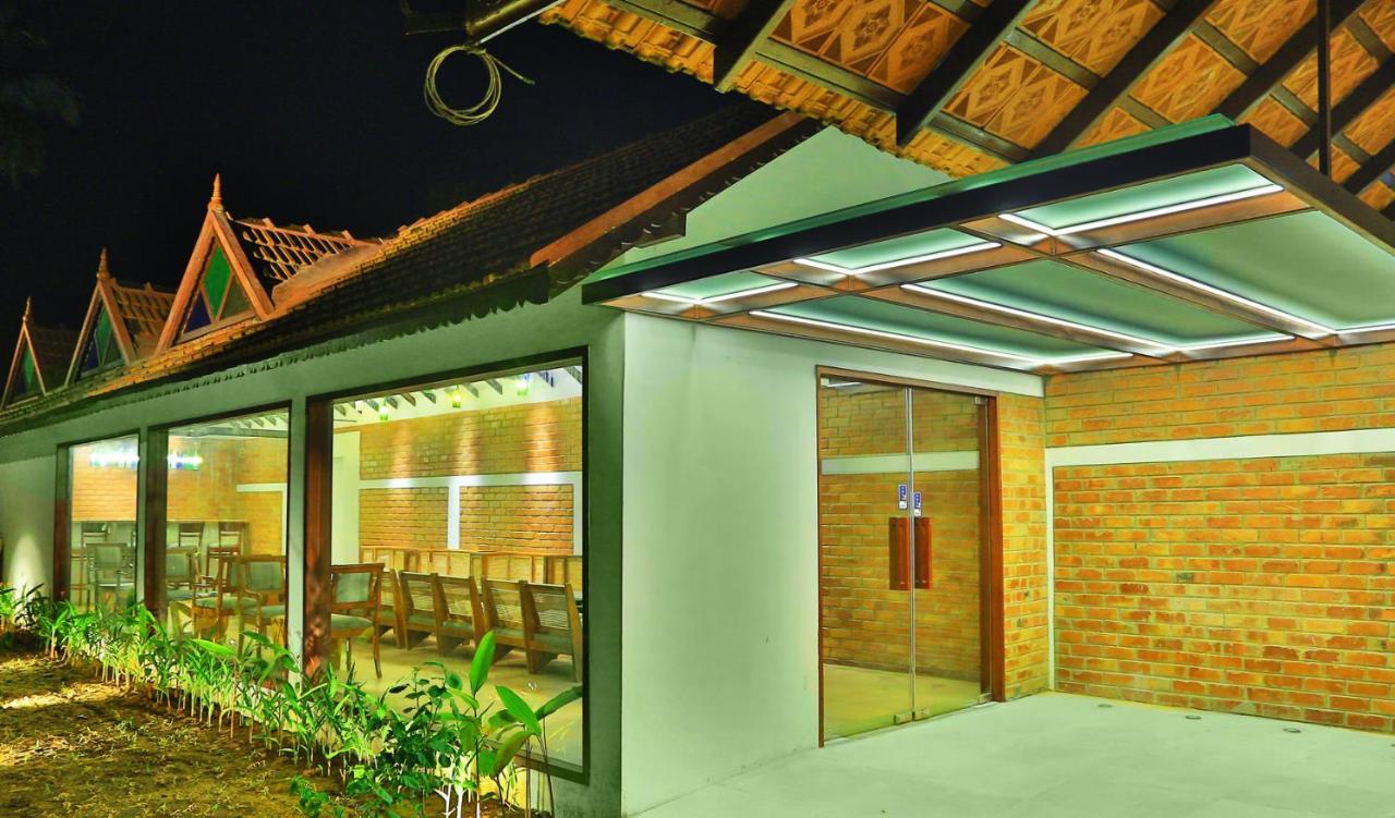 Estuary Sarovar Premiere Poovar Island Экстерьер фото